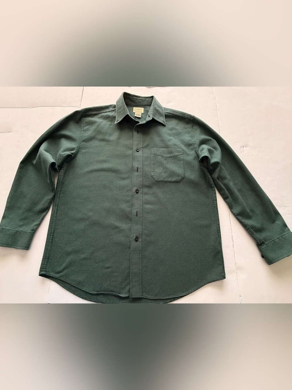 L.L. Bean Men's Medium M Green Houndstooth Flannel Button Shirt Traditional Fit